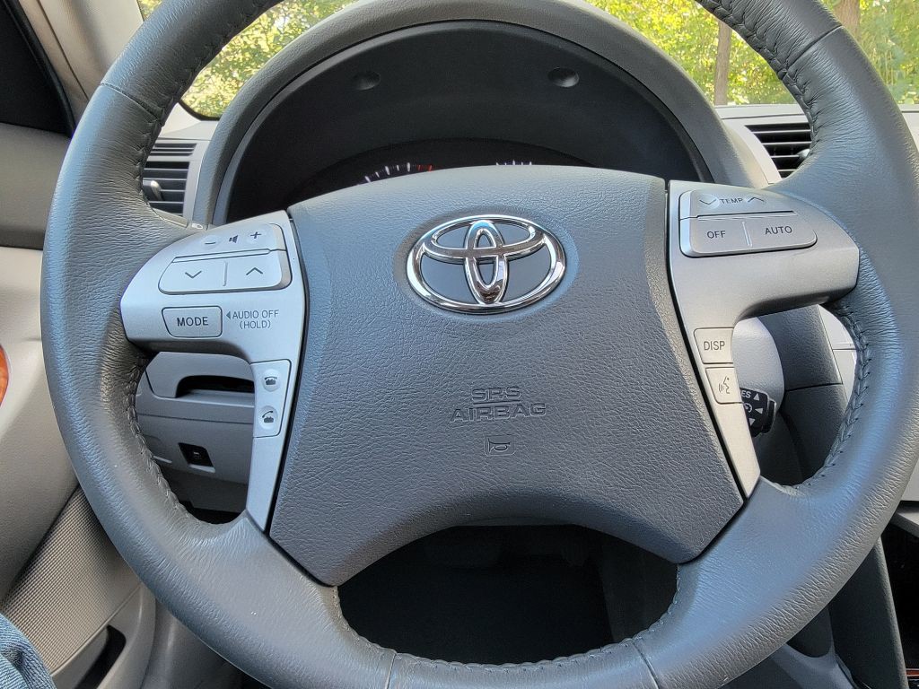 2010 Toyota Camry Image 31
