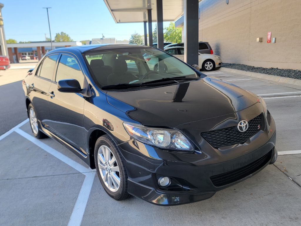 2010 Toyota Corolla Image 2