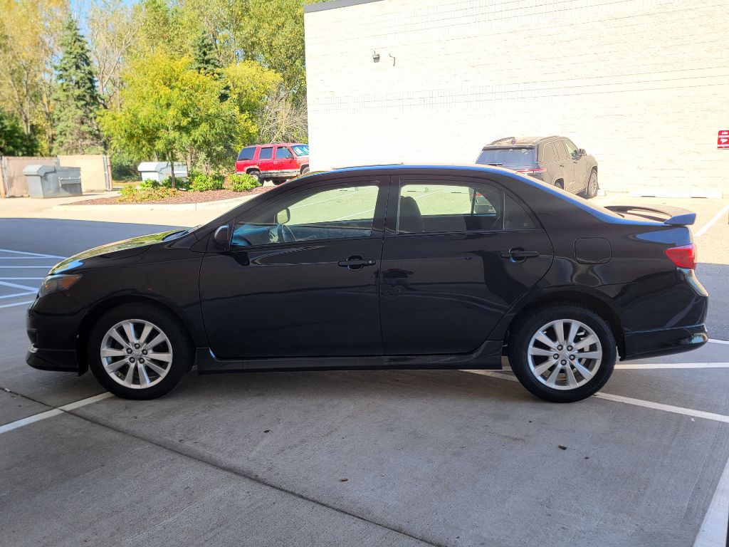 2010 Toyota Corolla Image 3