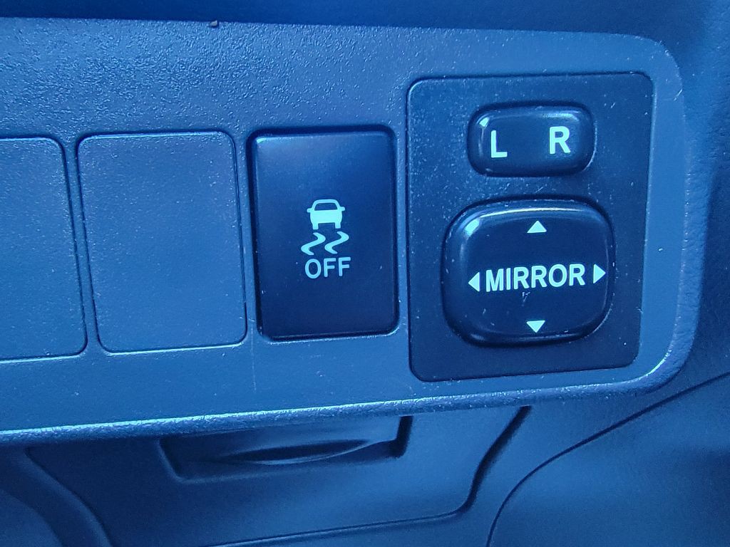 2010 Toyota Corolla Image 16