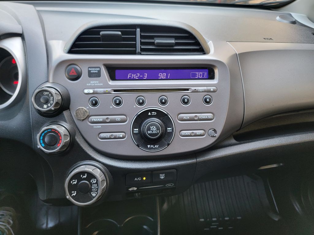 2011 Honda Fit Image 18