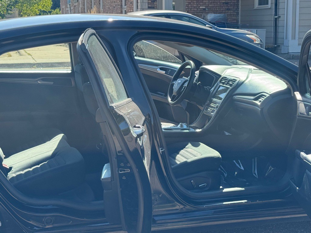 2017 Ford Fusion Image 10
