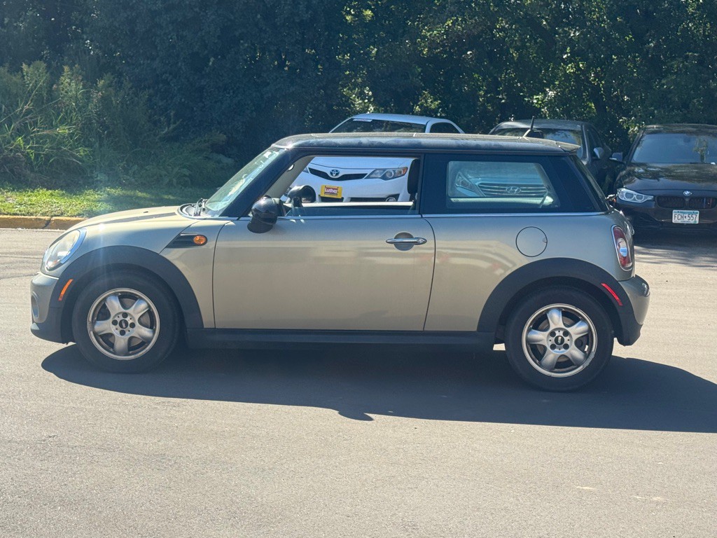 2011 MINI Cooper Image 5