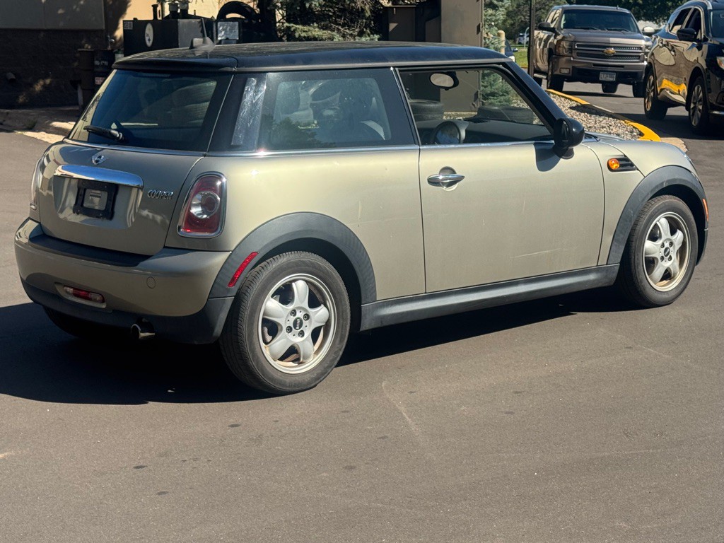 2011 MINI Cooper Image 8