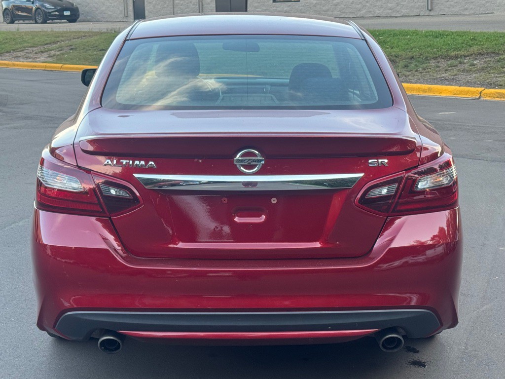 2018 Nissan Altima Image 10