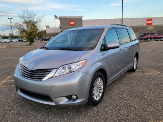 Image for 2011 Toyota Sienna XLE ID: 6905060
