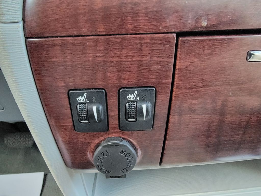 2011 Toyota Sienna Image 21