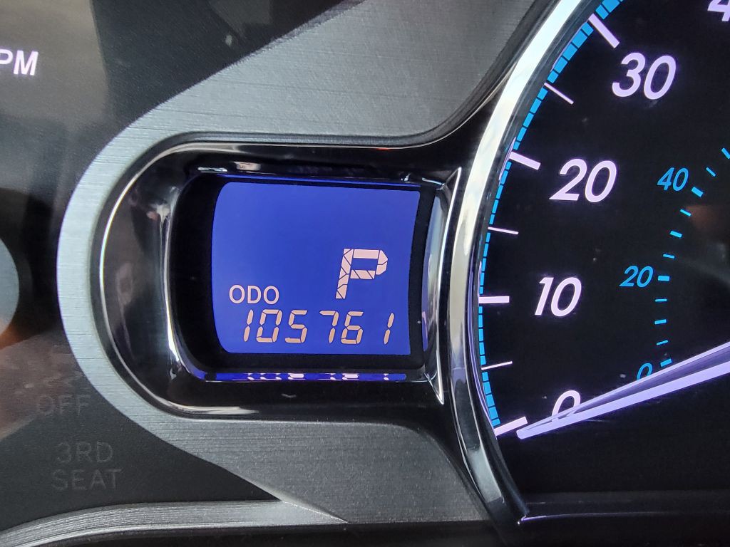 2011 Toyota Sienna Image 26