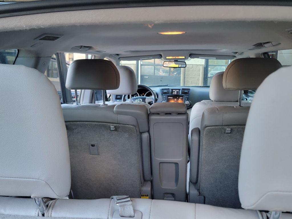 2010 Toyota Highlander Image 11