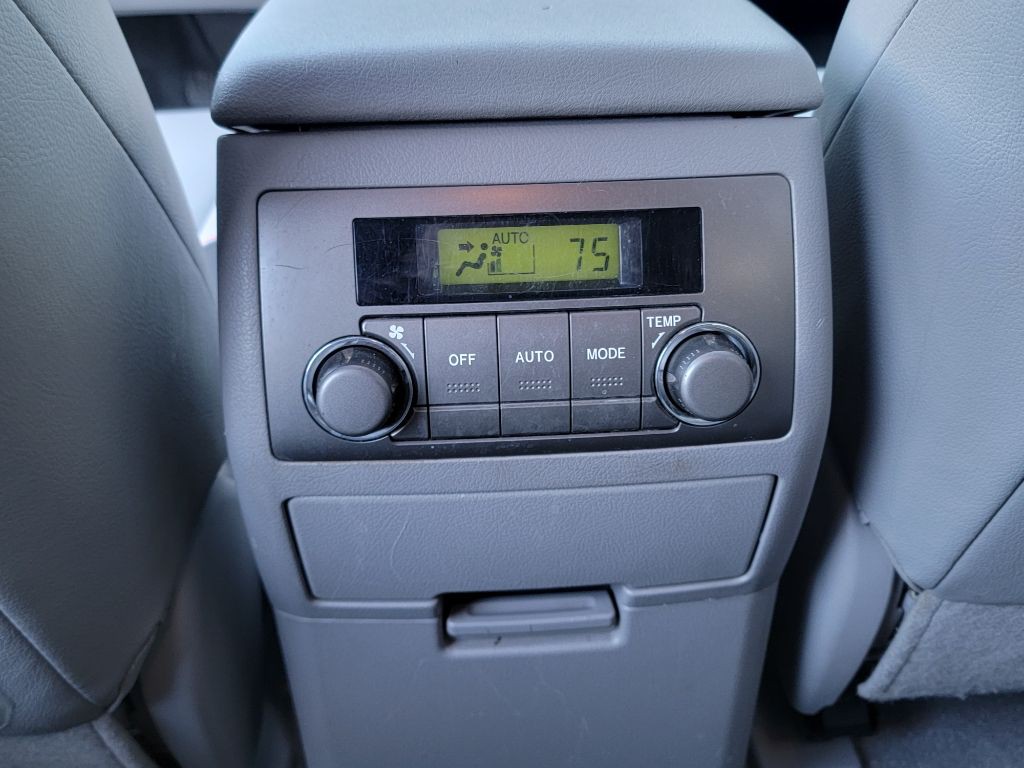 2010 Toyota Highlander Image 14