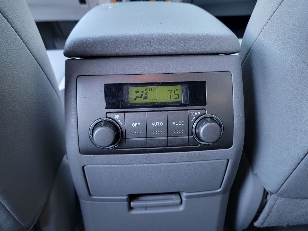 2010 Toyota Highlander Image 15