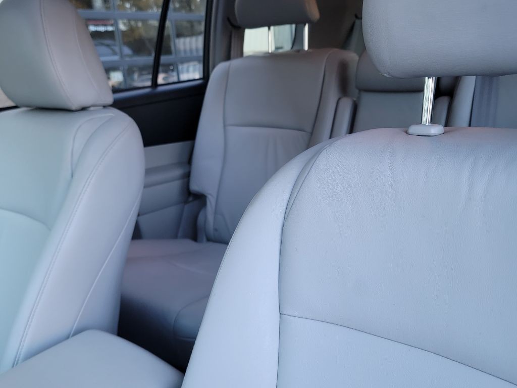 2010 Toyota Highlander Image 16