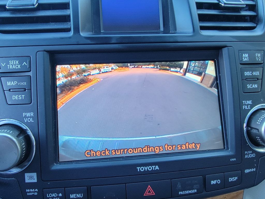 2010 Toyota Highlander Image 22