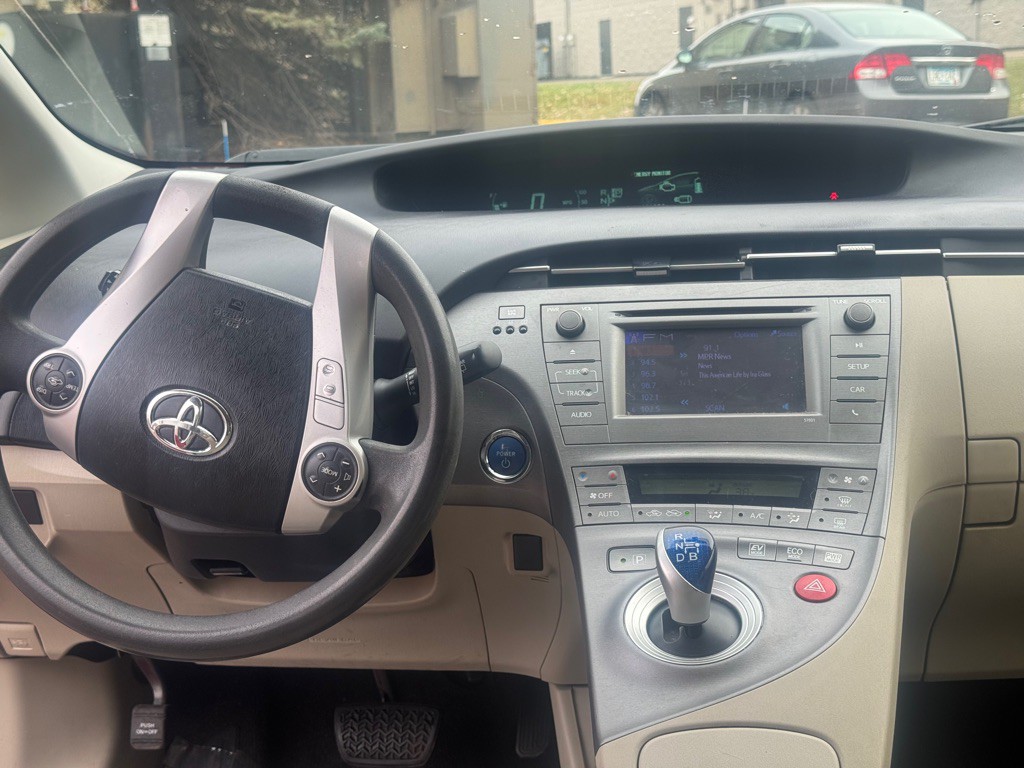 2015 Toyota Prius Image 10