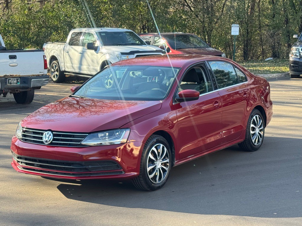 2017 Volkswagen Jetta Image 2