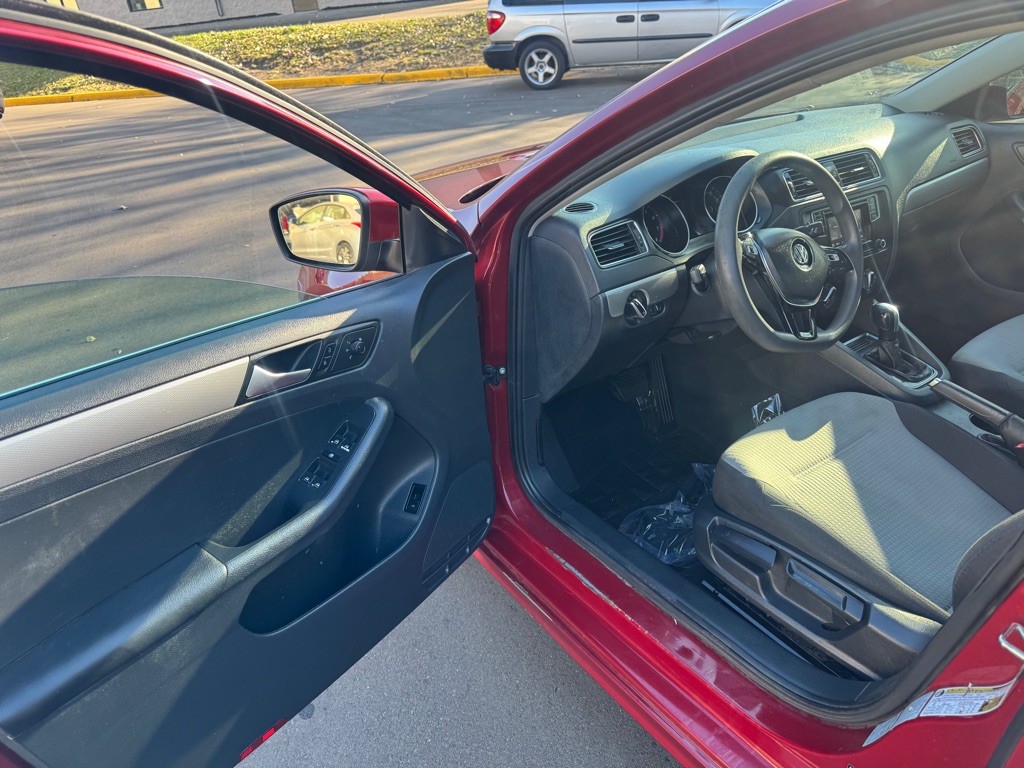 2017 Volkswagen Jetta Image 5