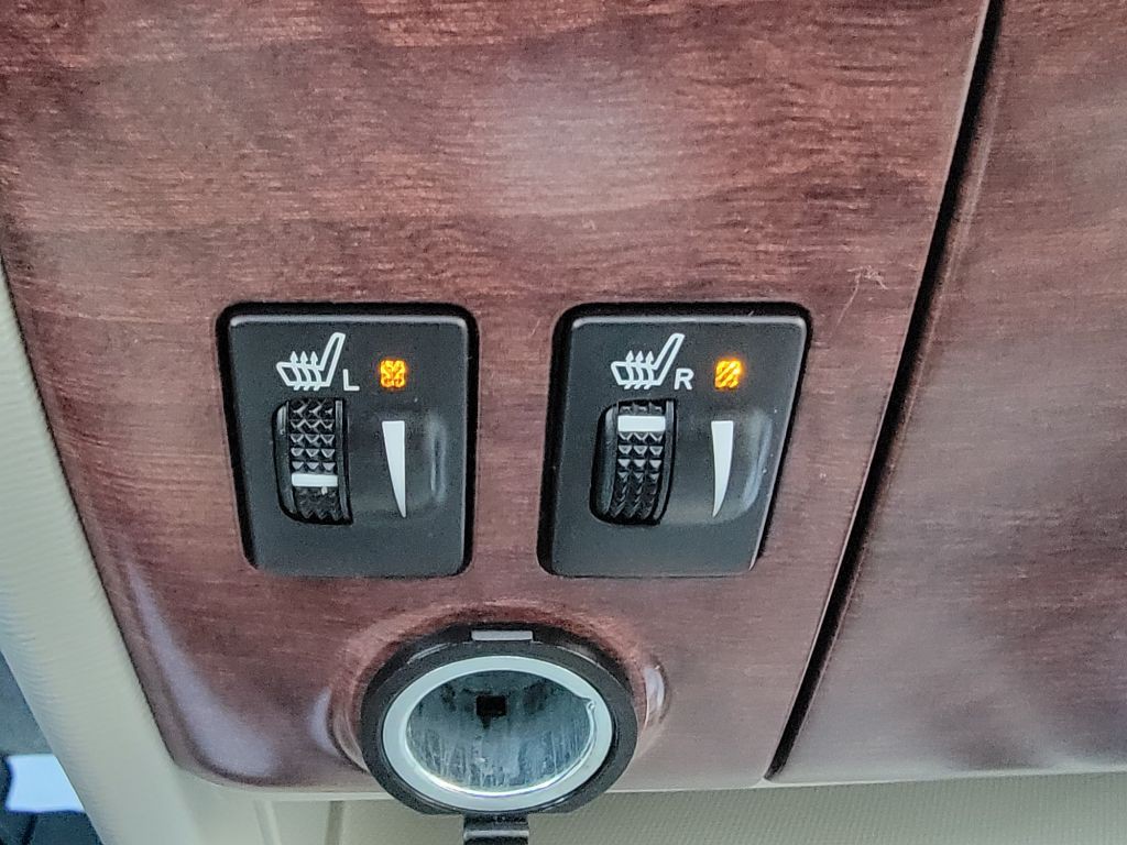 2014 Toyota Sienna Image 26