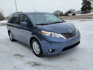 Image for 2014 Toyota Sienna XLE ID: 7021435