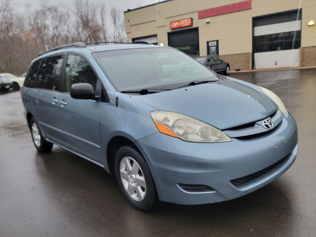 2006 Toyota Sienna Image 1