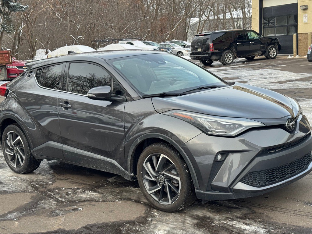 2022 Toyota C-HR Image 2