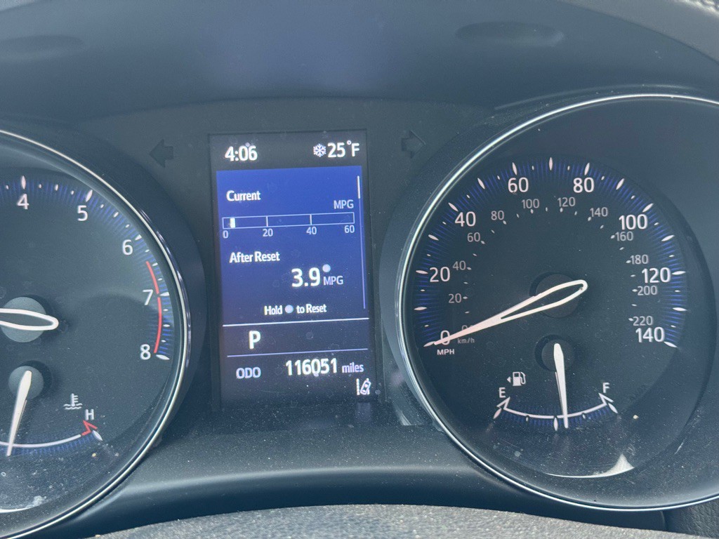 2022 Toyota C-HR Image 3