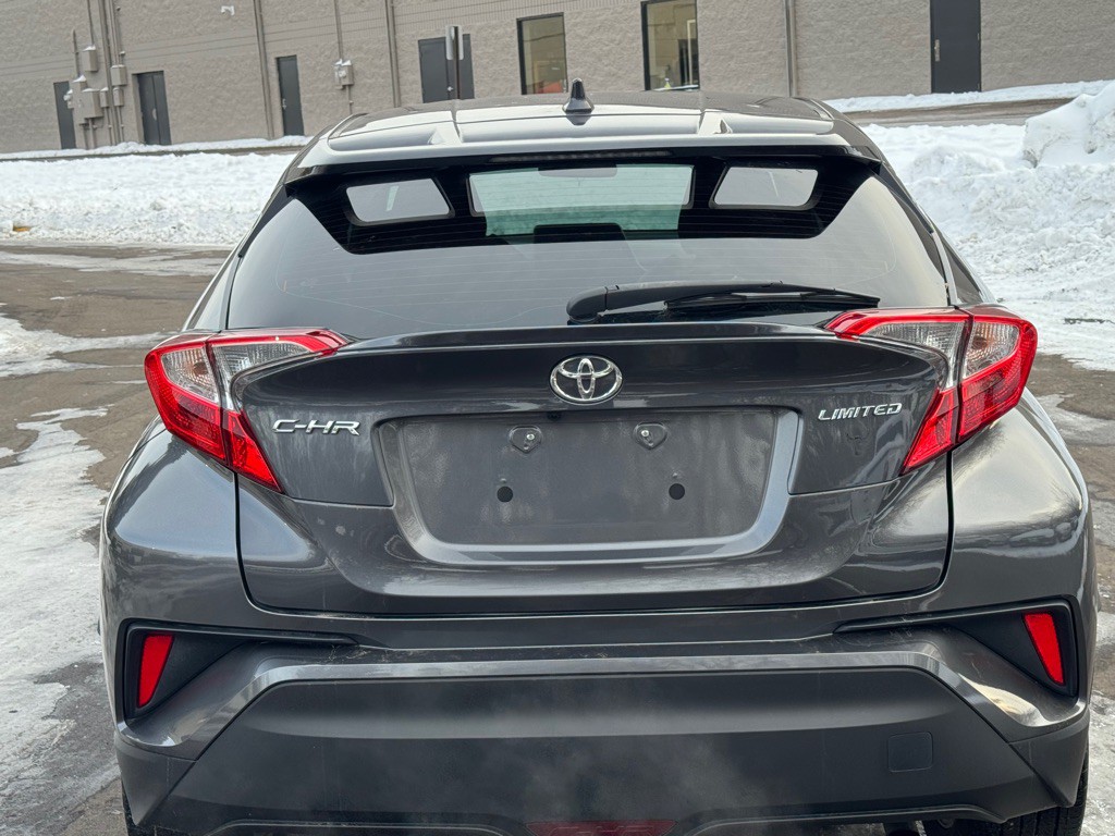 2022 Toyota C-HR Image 9