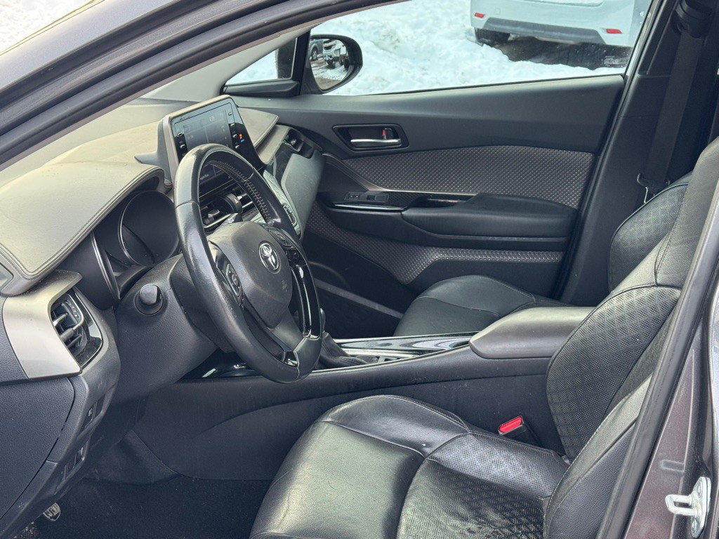 2022 Toyota C-HR Image 19