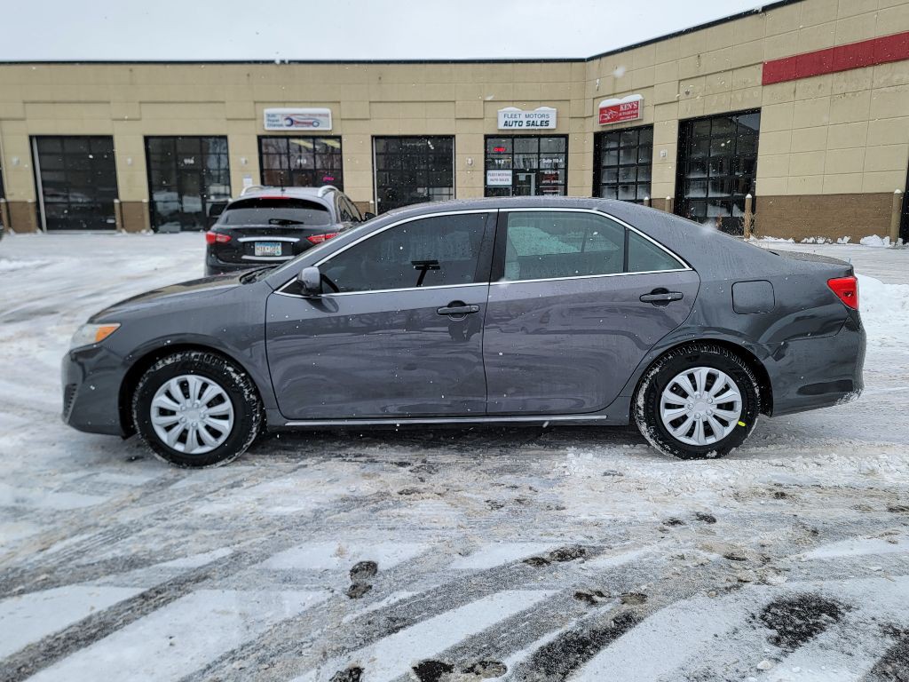 2013 Toyota Camry Image 4