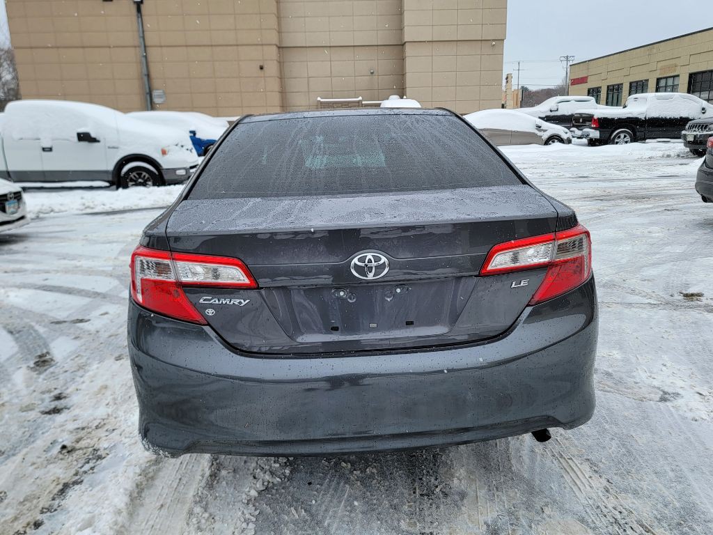 2013 Toyota Camry Image 8
