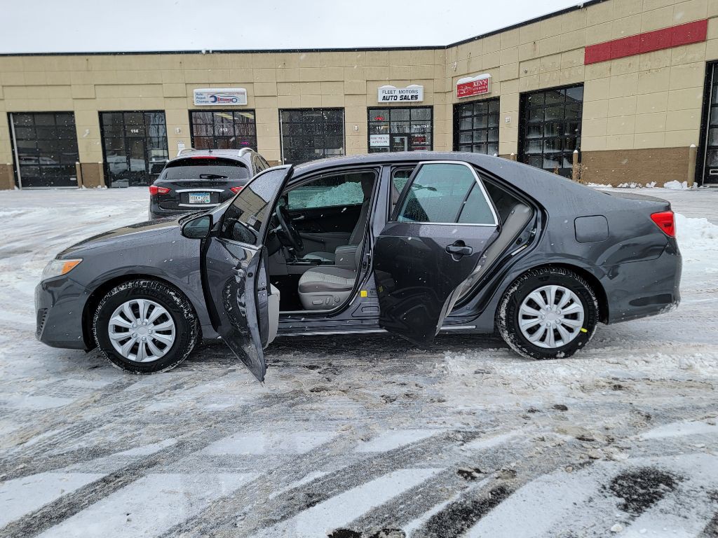 2013 Toyota Camry Image 9