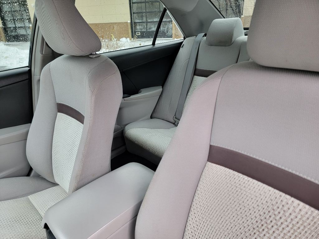 2013 Toyota Camry Image 14