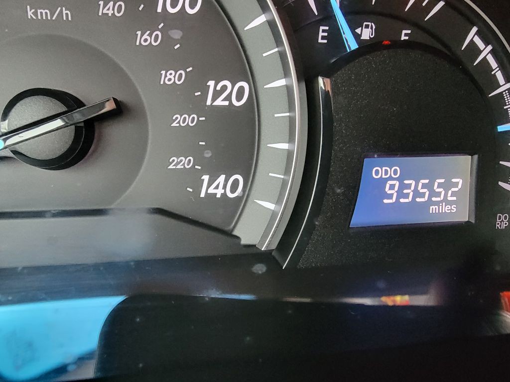 2013 Toyota Camry Image 20