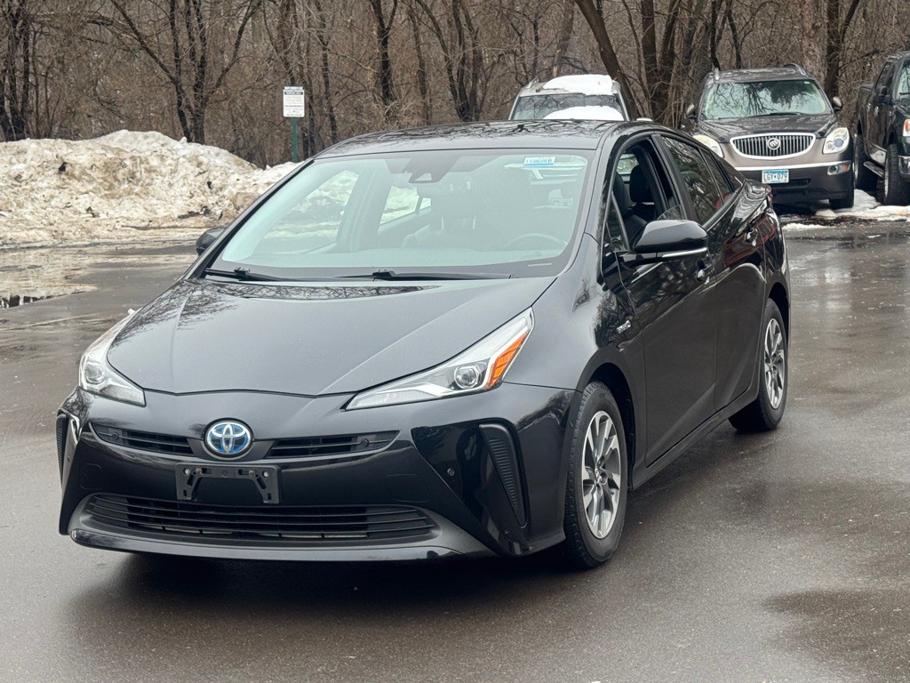 2019 Toyota Prius Image 2