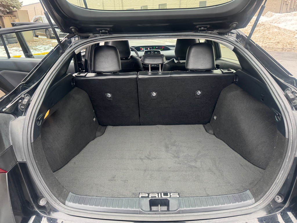 2019 Toyota Prius Image 12