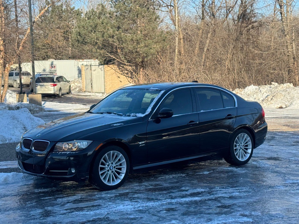 2011 BMW 3 Series Image 7