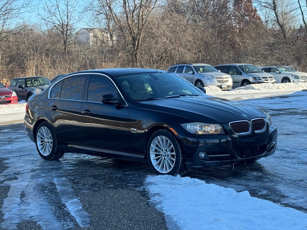 2011 BMW 3 Series Image 14