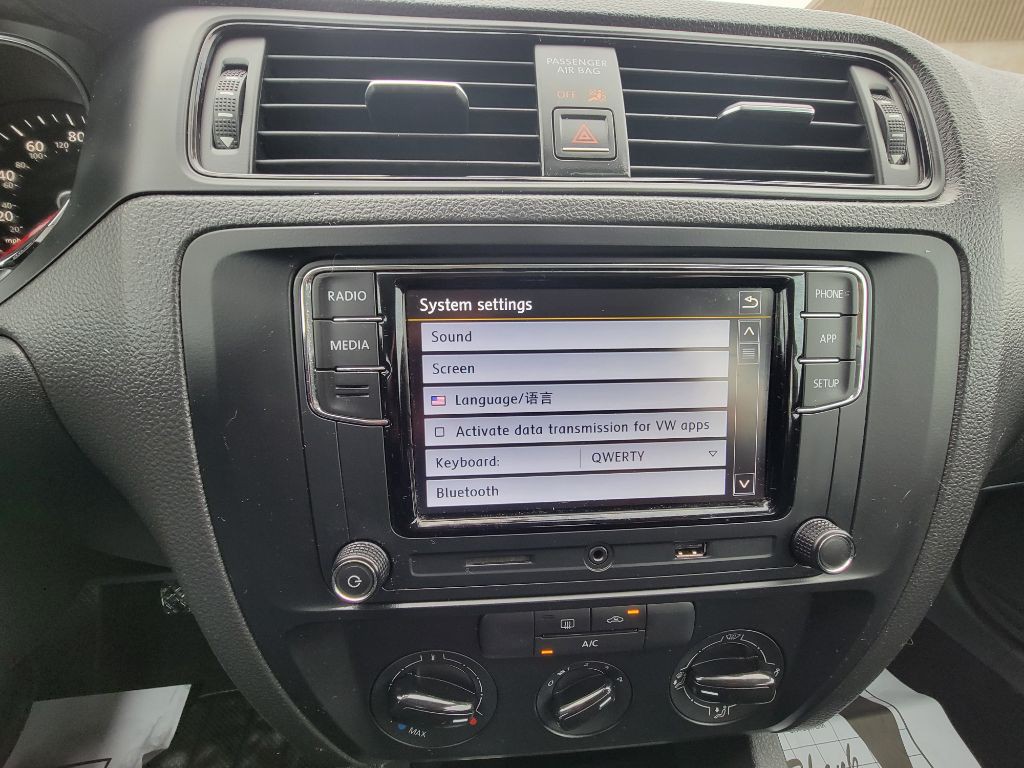 2015 Volkswagen Jetta Image 16