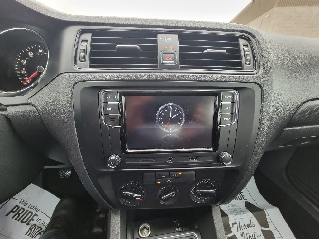 2015 Volkswagen Jetta Image 17