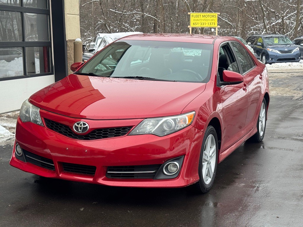 2014 Toyota Camry Image 1
