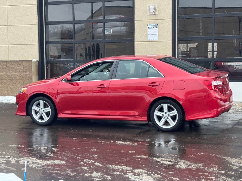 2014 Toyota Camry Image 4