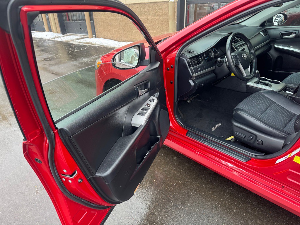 2014 Toyota Camry Image 6