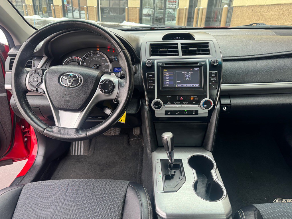 2014 Toyota Camry Image 8