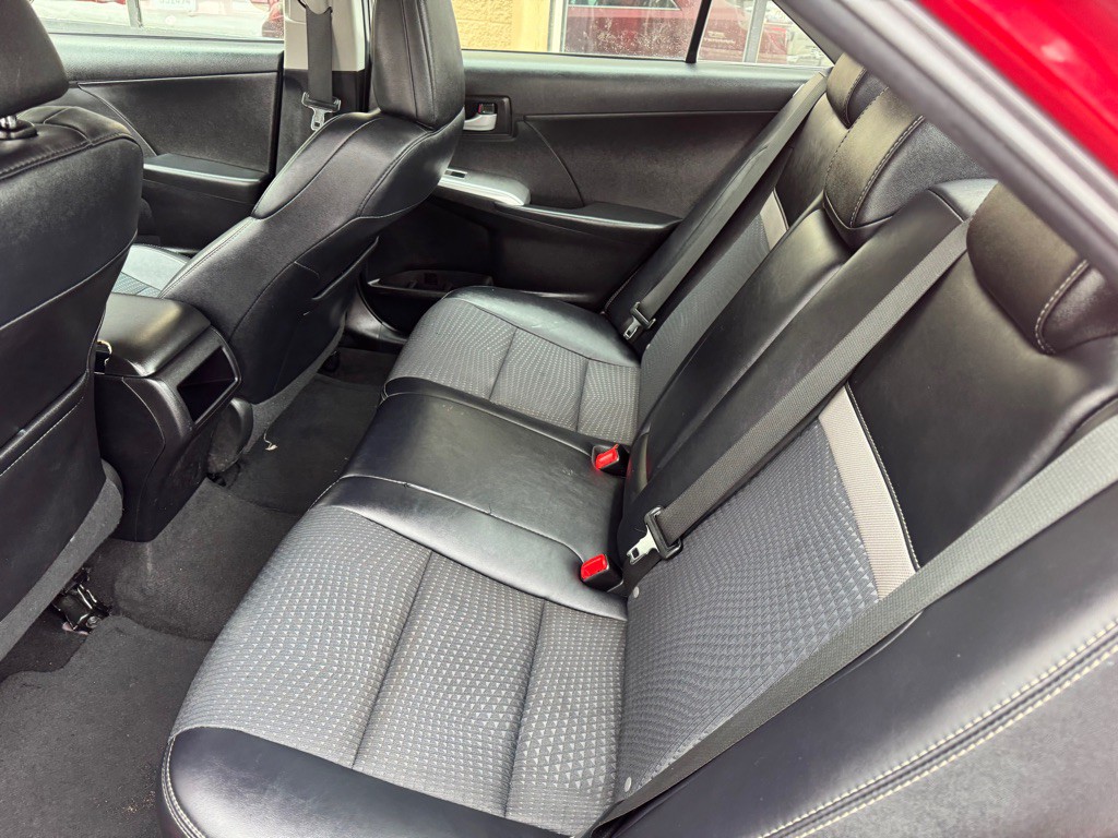 2014 Toyota Camry Image 9