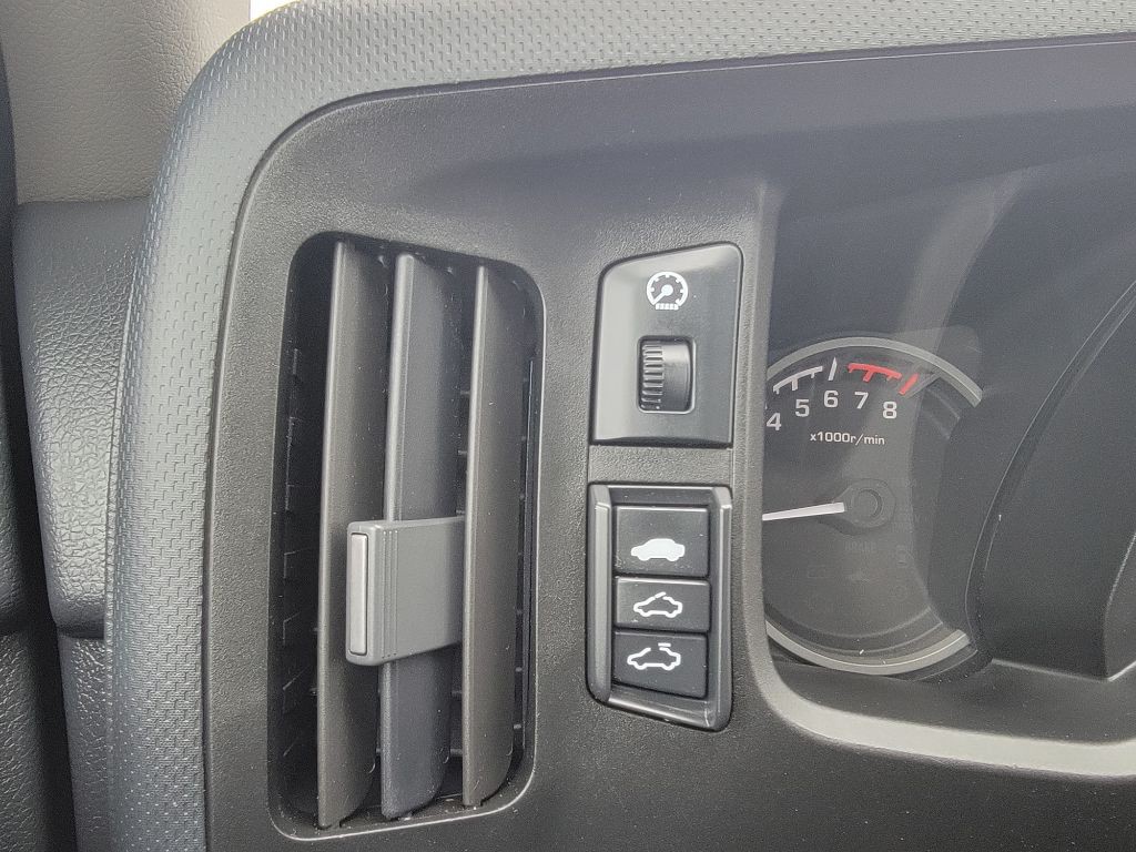 2013 Honda Ridgeline Image 22