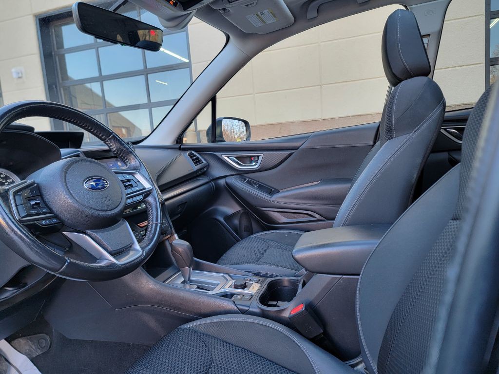 2019 Subaru Forester Image 17