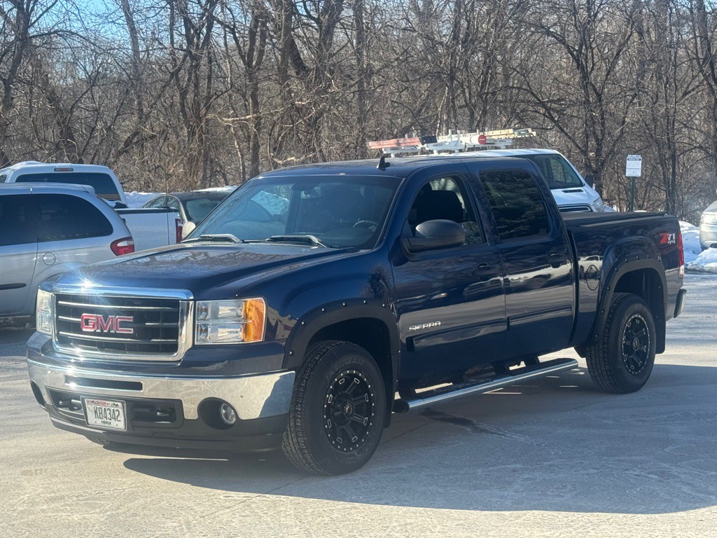 2011 GMC Sierra Image 2