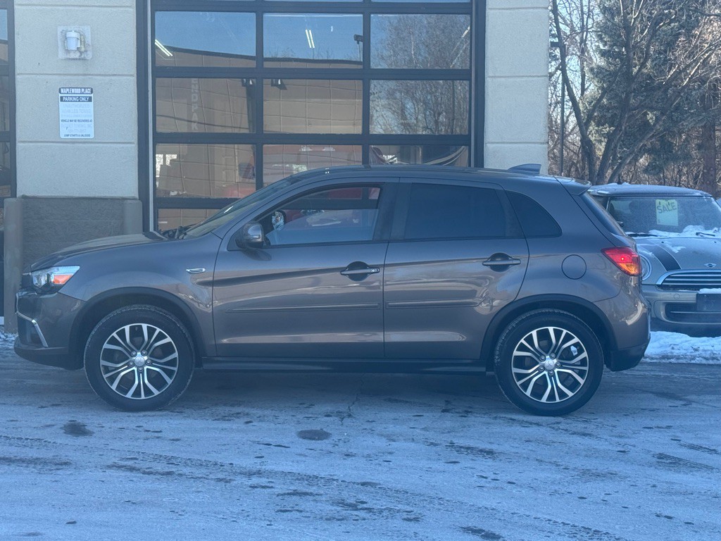 2017 Mitsubishi Outlander Image 4