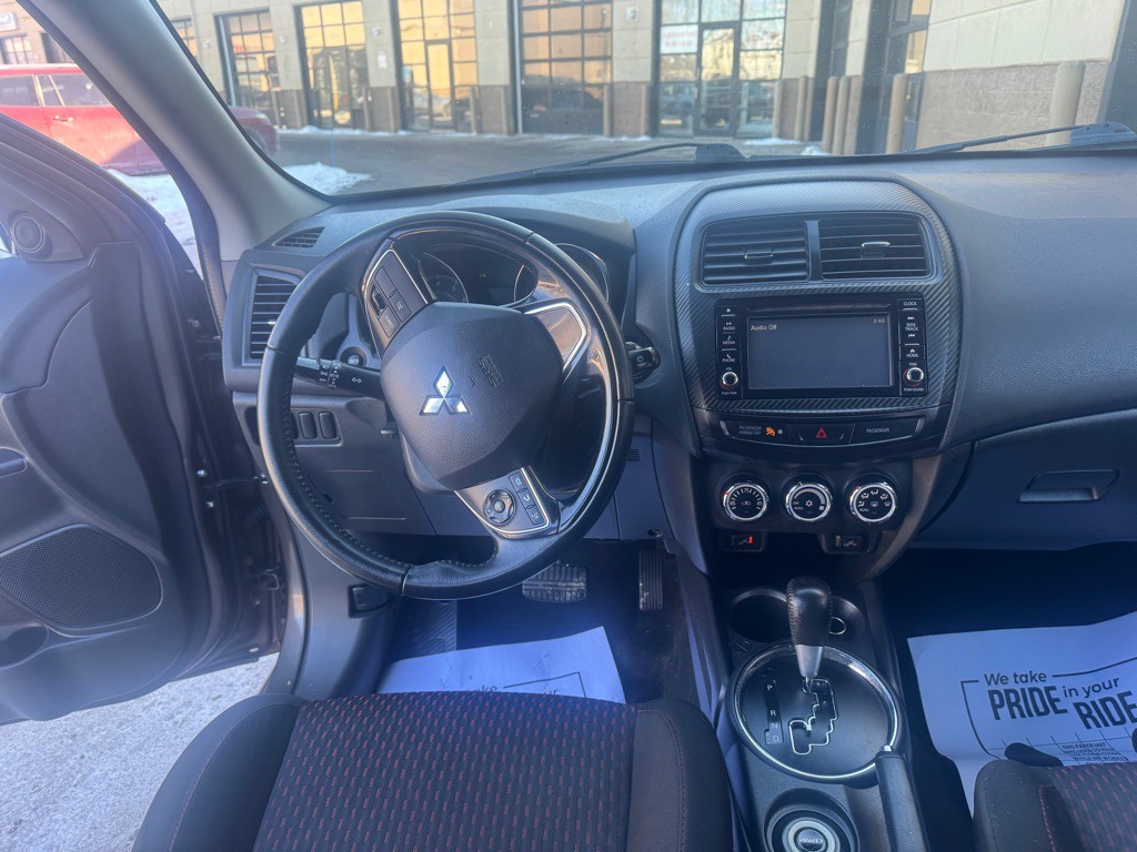 2017 Mitsubishi Outlander Image 6