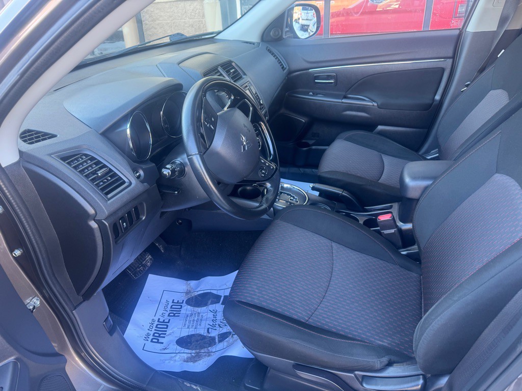 2017 Mitsubishi Outlander Image 9