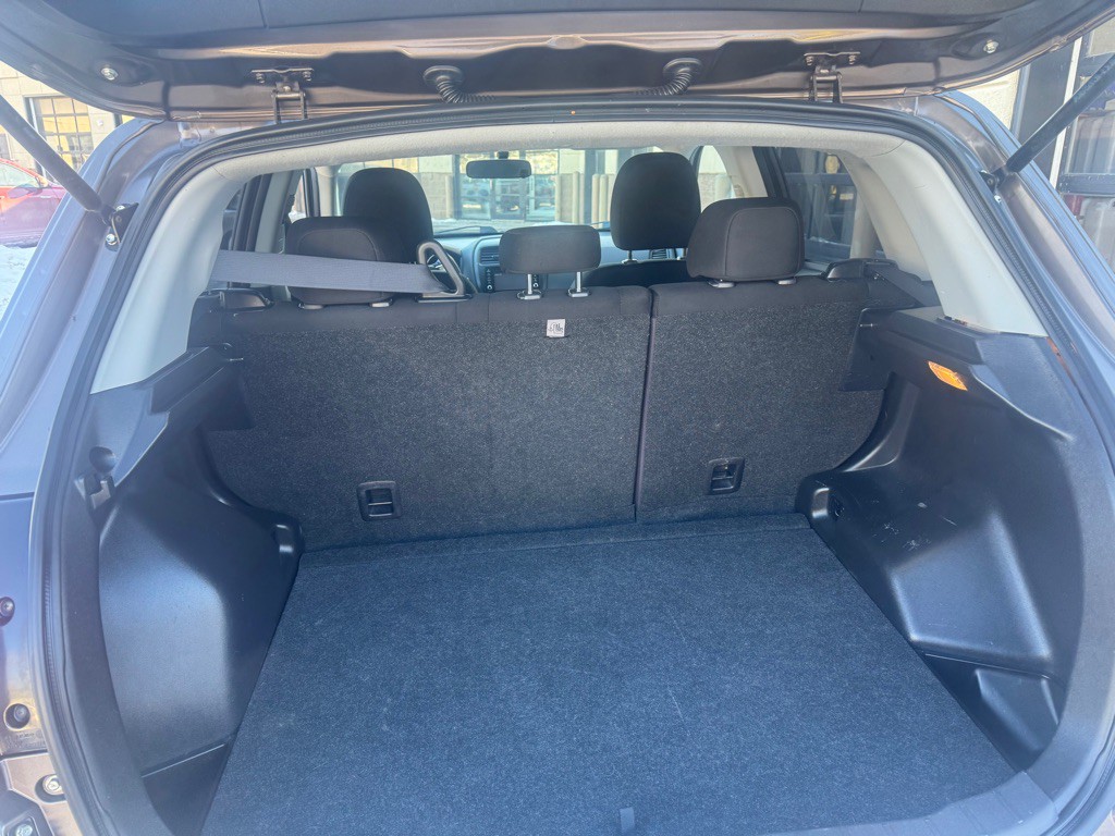 2017 Mitsubishi Outlander Image 13